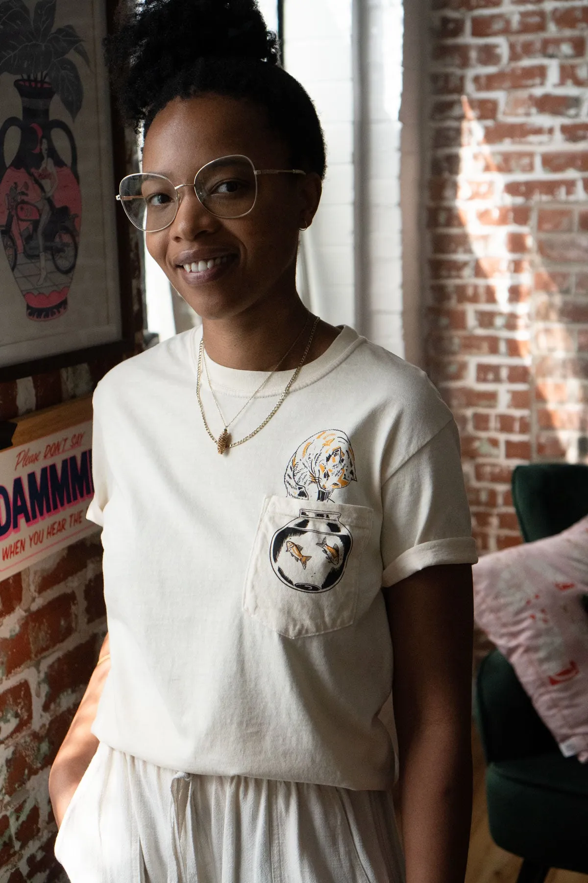 Fishbowl (Cream / White) Pocket Tee