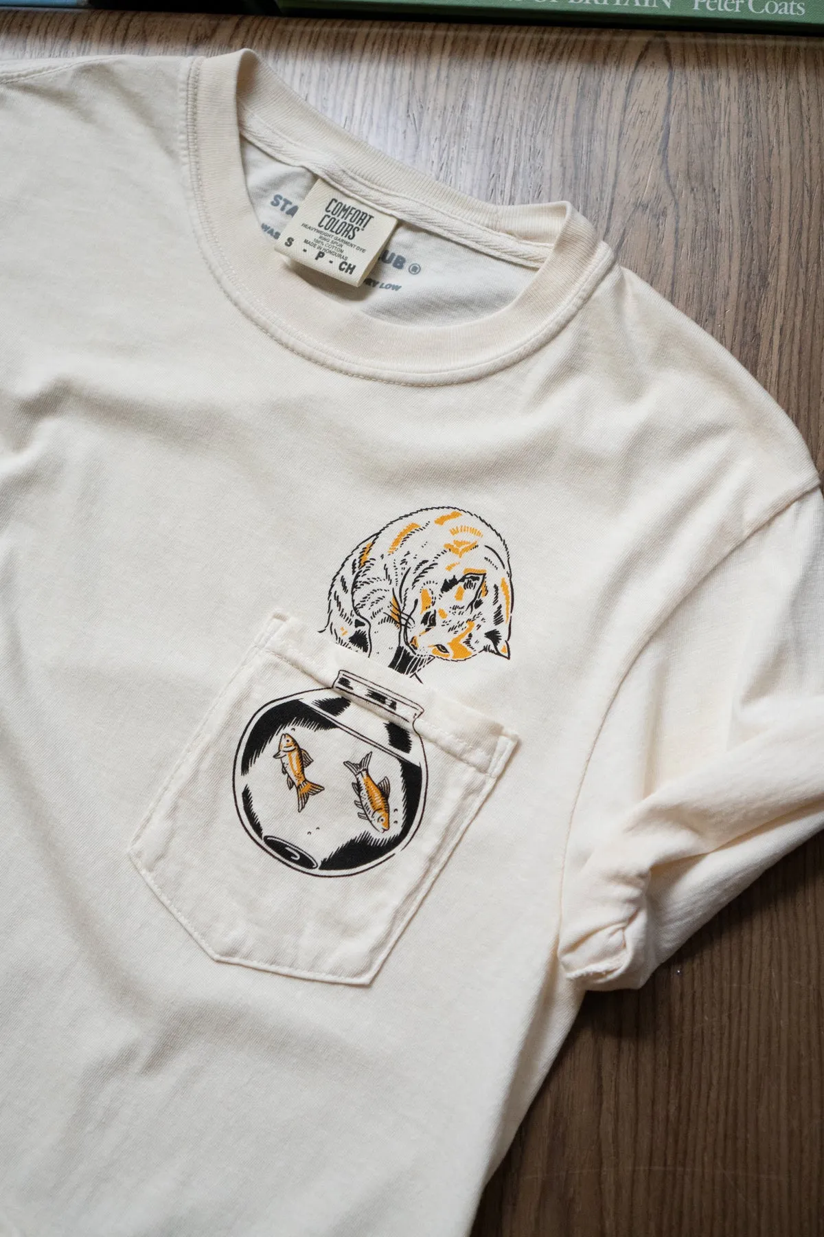 Fishbowl (Cream / White) Pocket Tee