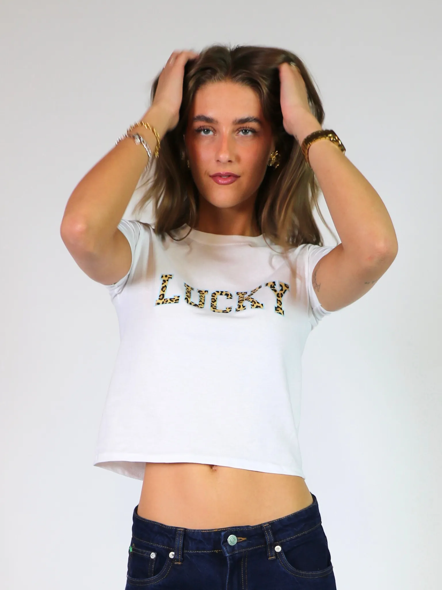 LUCKY LEO BABY TEE - HVID