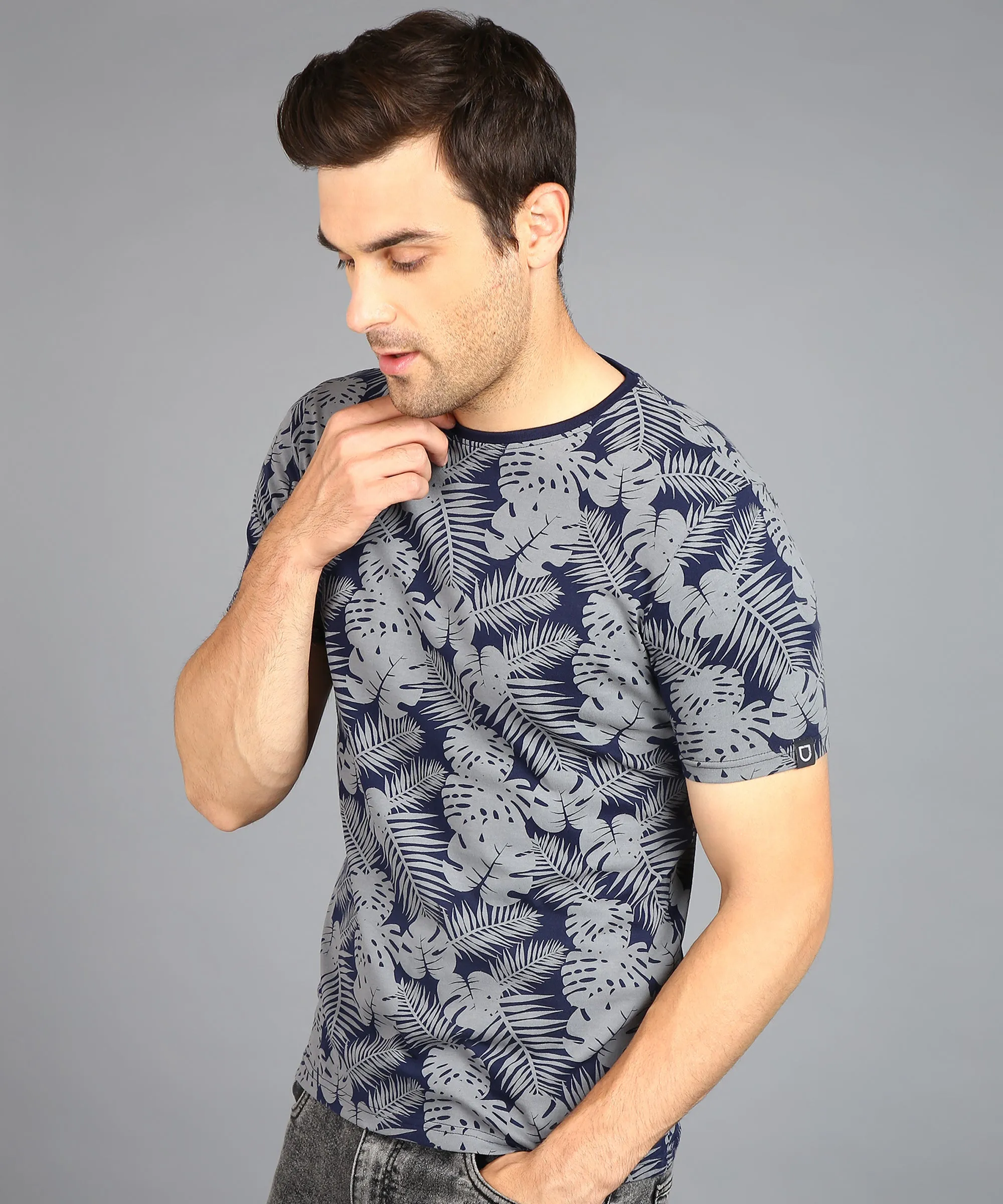 Men's Navy Blue Printed Round Neck Half Sleeve Slim Fit Cotton T-Shirt