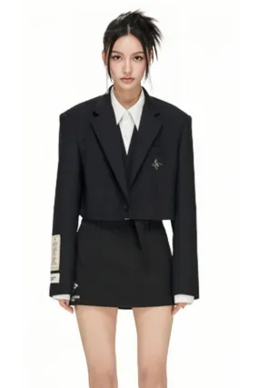 Wide-Shoulder Loose-Fit Short Suit Coat with Cross Design